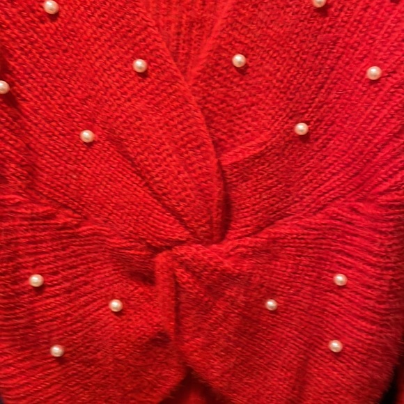 Red soft sweater - Picture 2 of 4